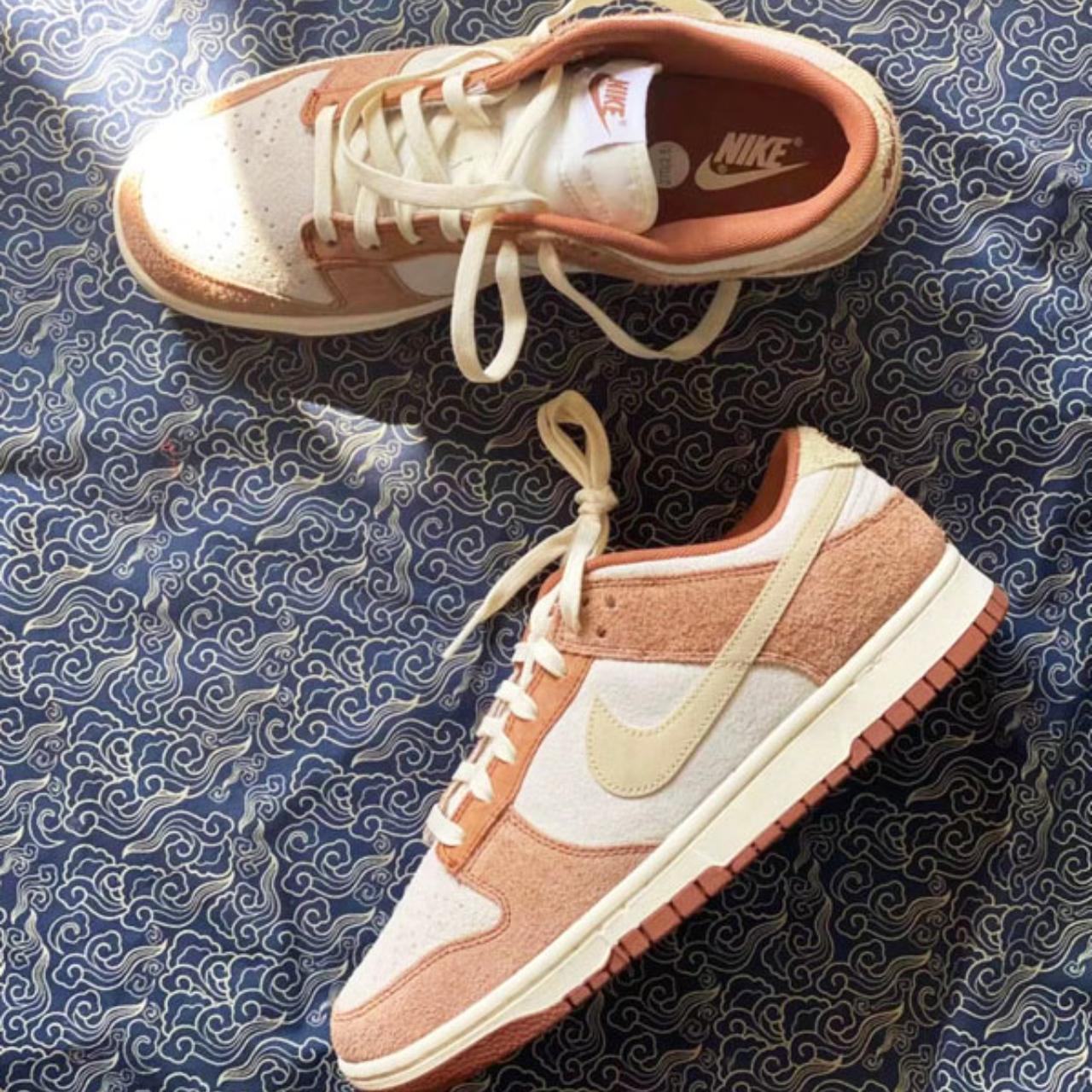 dunk low medium curry women's