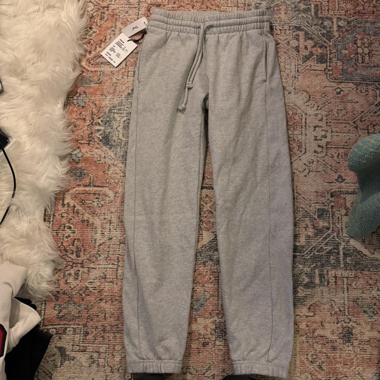 Light grey Aritzia TNA sweats NWT, size xxs - Depop