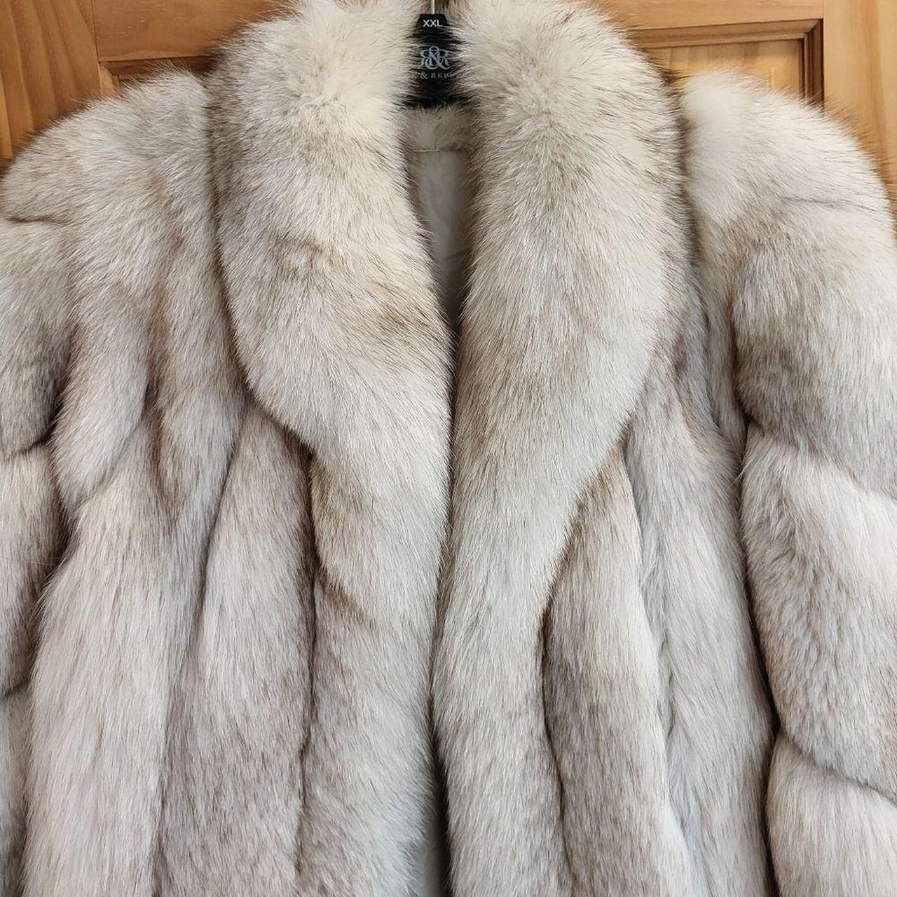 Fox Fur Coat authentic exterior Fox fur in very good... - Depop