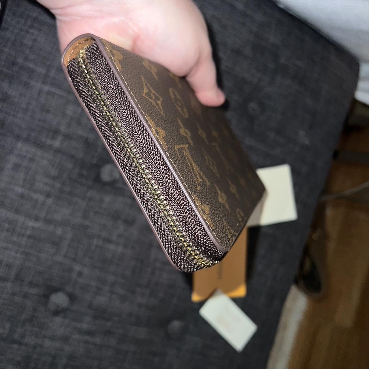 Louis Vuitton Elise Compact Double Snap Trifold - Depop