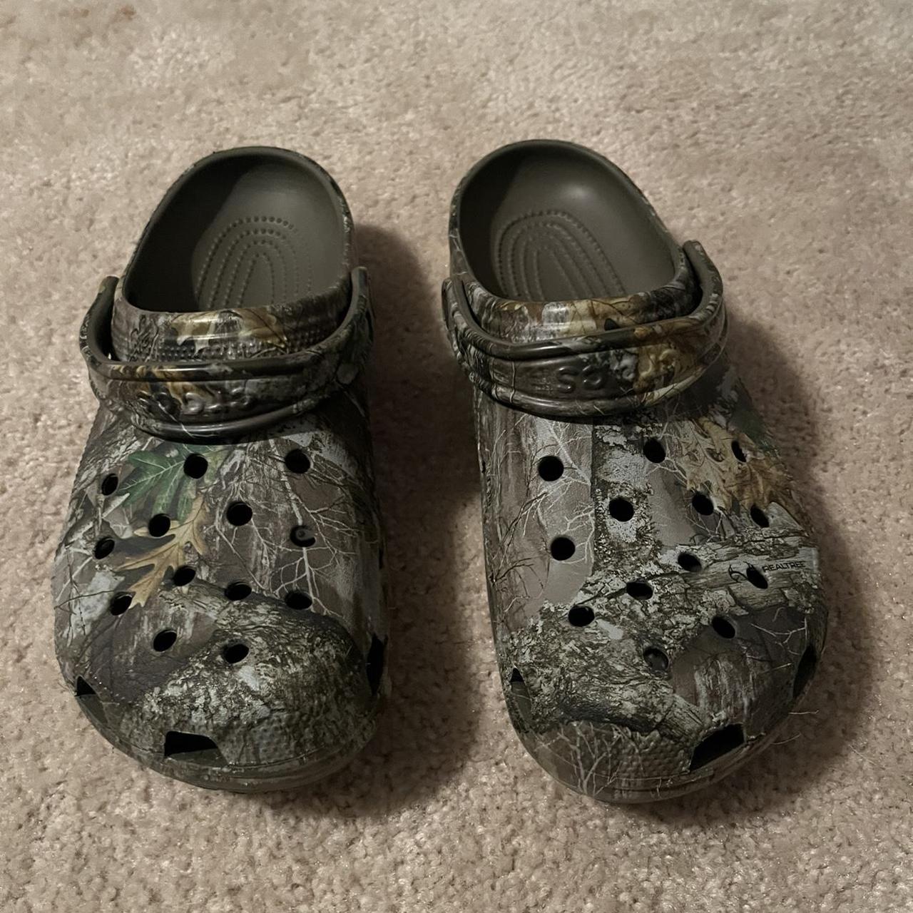 camo crocs size 10 - Depop