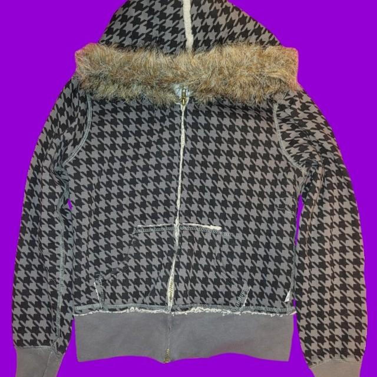 Y2k fur-jacket - Depop