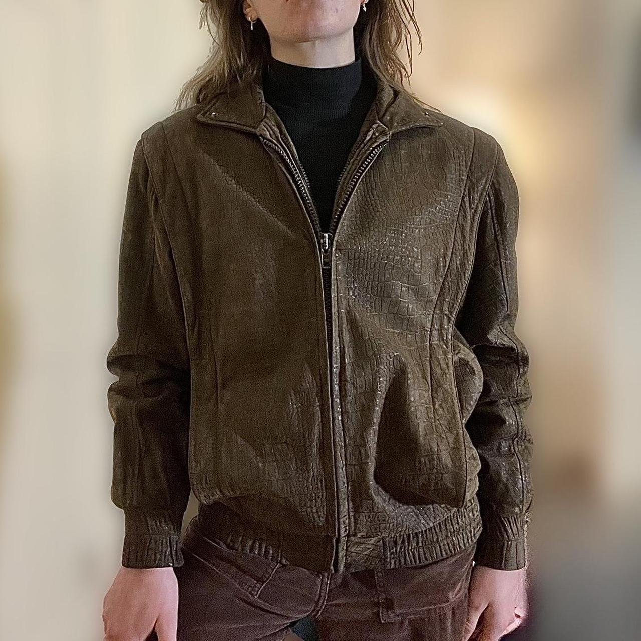 Andrew Marc 90s leather bomber jacket in excellent...