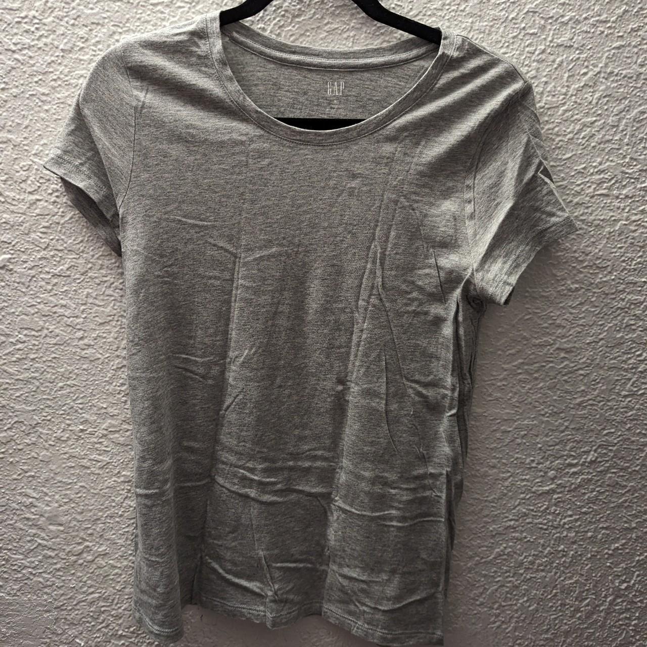 Gap favorite tee. In heather grey. Worn a few times. - Depop