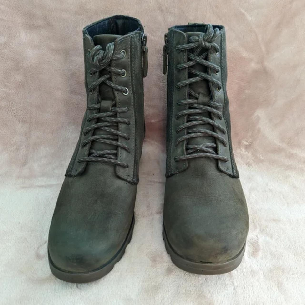 sorel women's green boots