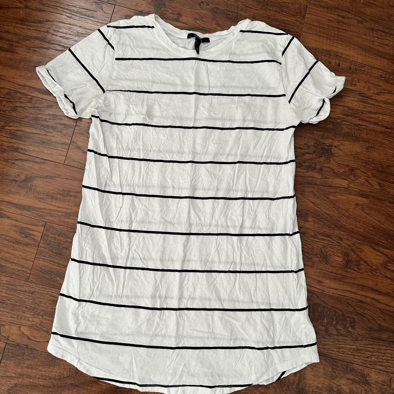 Forever 21 Tee Shirt Dress some very small stains Depop