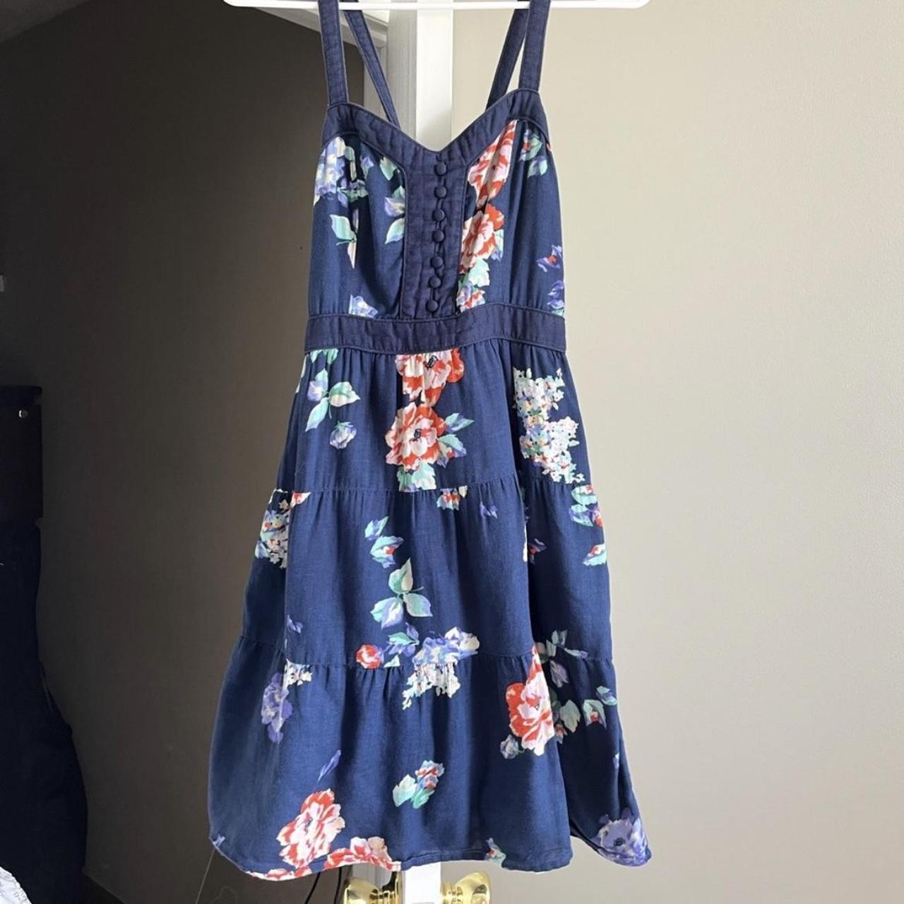 American eagle floral dress size 4 Fits more like a... - Depop