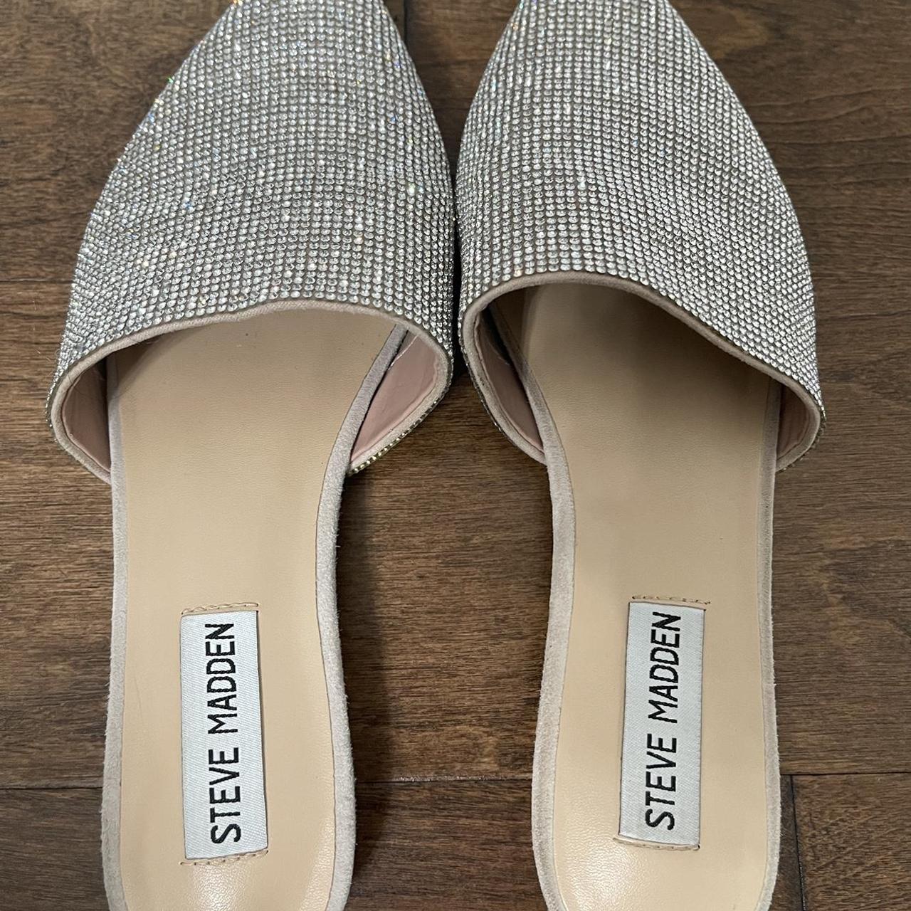 【Steve Madden】パミー・ミュール Steve Madden Silver Neutral Rhinestone Trace-R Flats | Depop