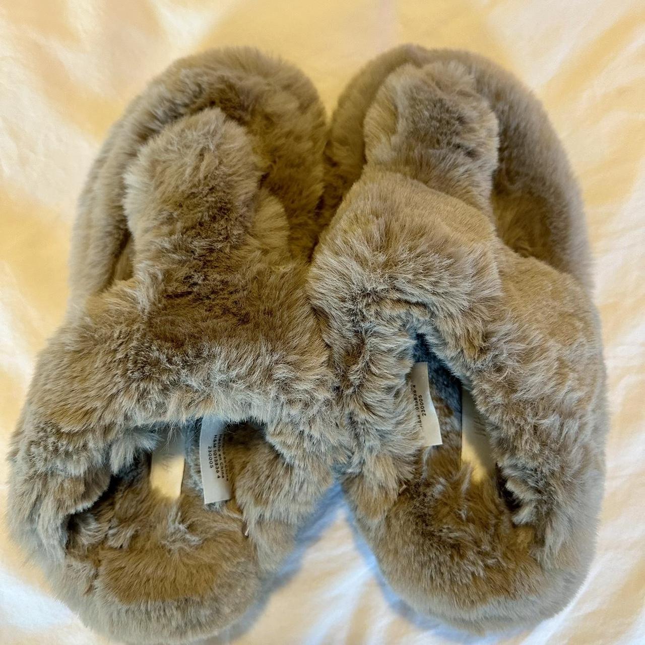 H&m discount fur slippers