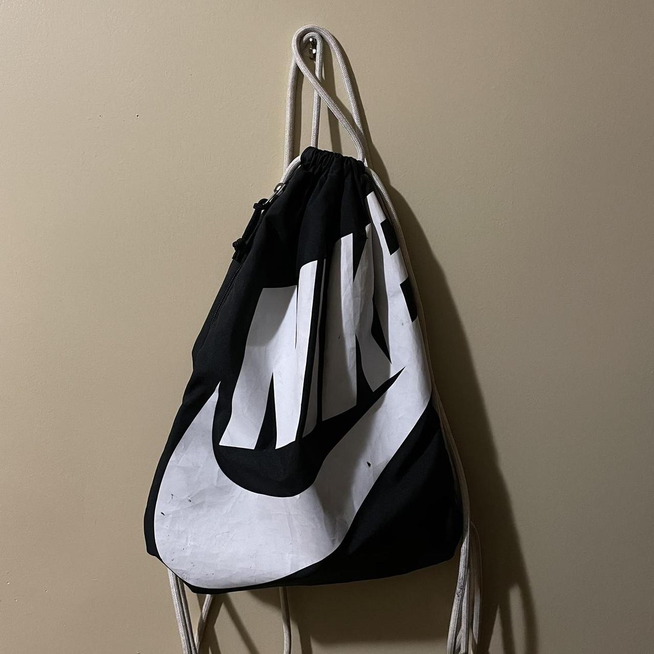 Off white nike drawstring bag online