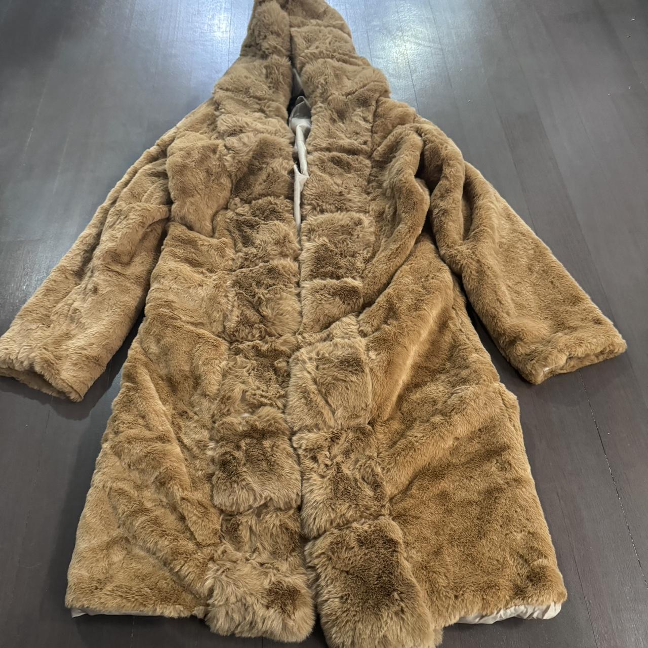 Features: • Lucky brand faux fur jacket • zip up - Depop