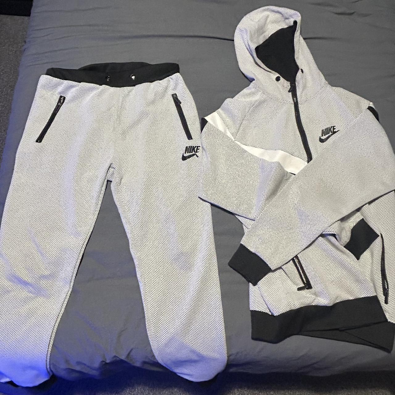 mens nike tracksuit set white