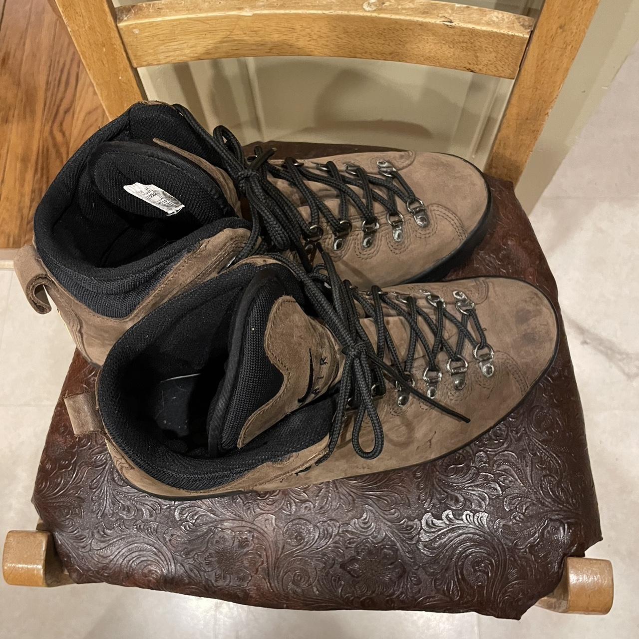 acg nike hiking boots