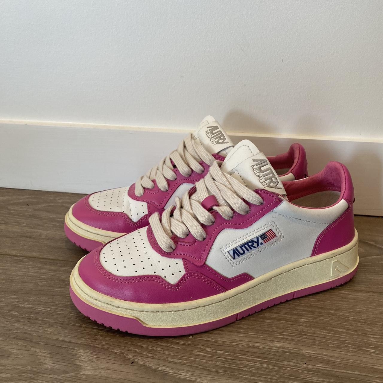 スニーカー AUTRY Women Sneakers AULWGS36 Pink Hot pink/white Autry sneakers | size 38 | Brand new, | Depop
