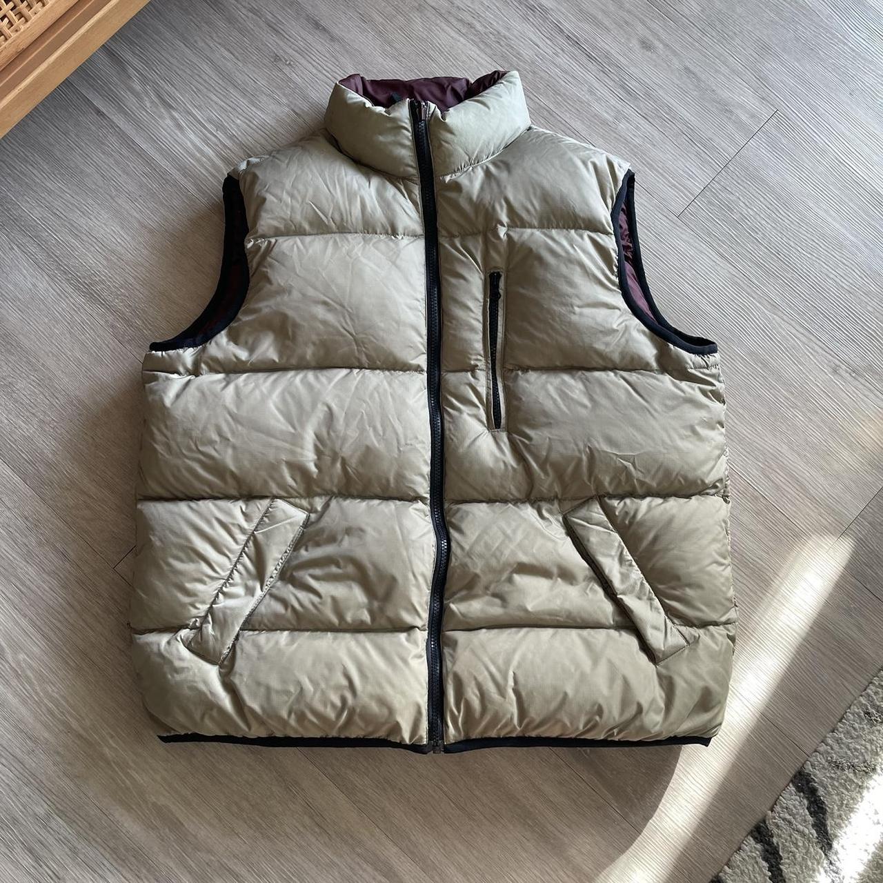 y2k old navy puffer vest reversible Size large... - Depop