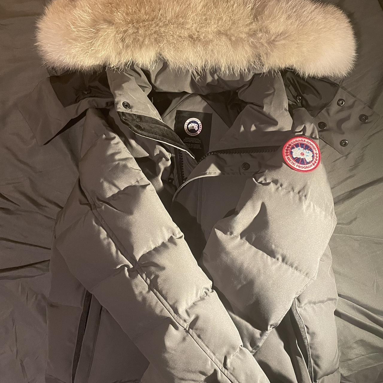 Graphite Canada goose Wyndham parka size s brand new