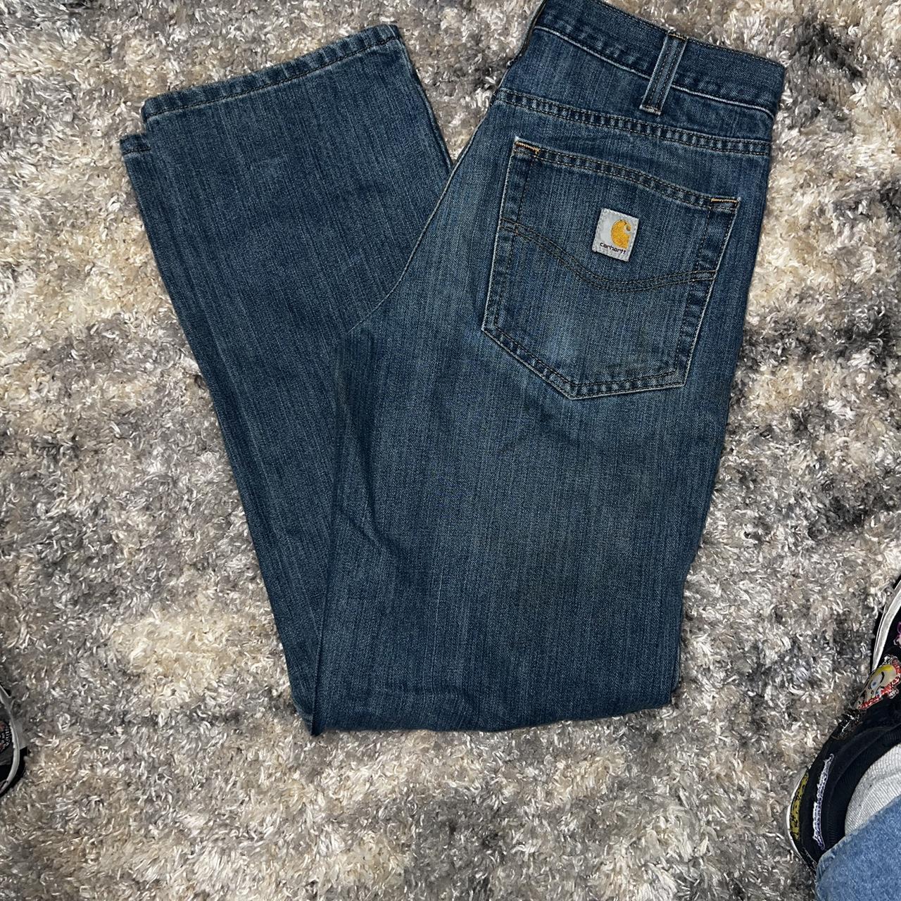 32x32 carhartt pants has alot of work stains - Depop