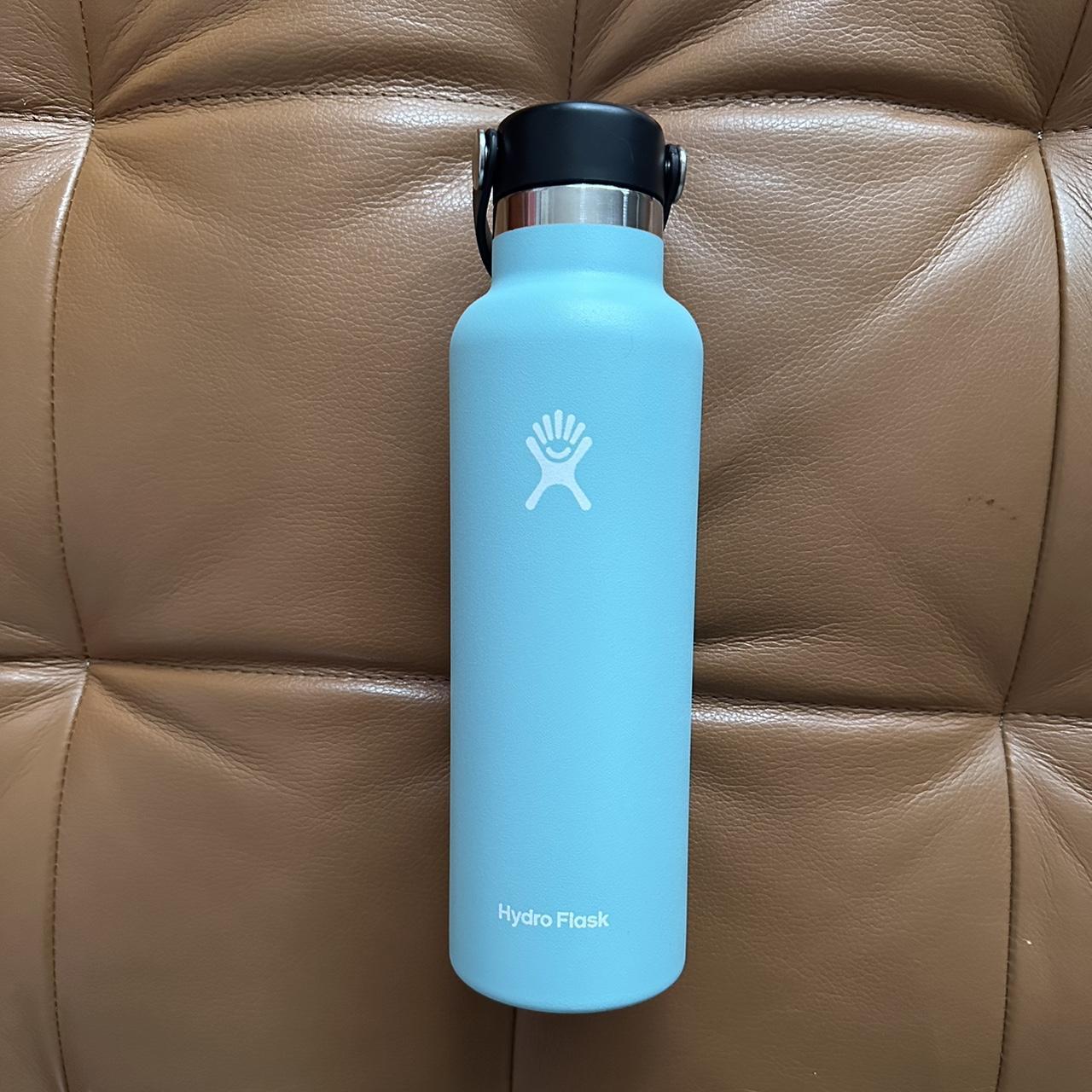 Hydro Flask blue 21 oz water bottle with Depop