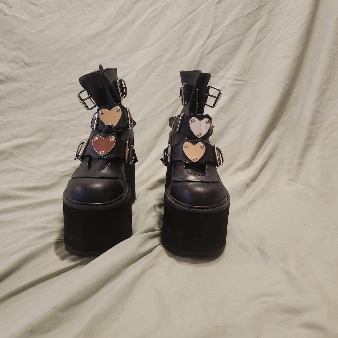 DEMONIA BOOTS minor wear on these boots but still... - Depop