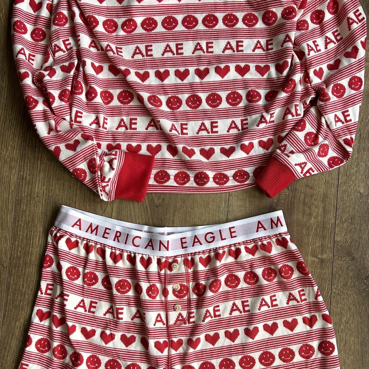 Large American Eagle red smiley face pajama short set