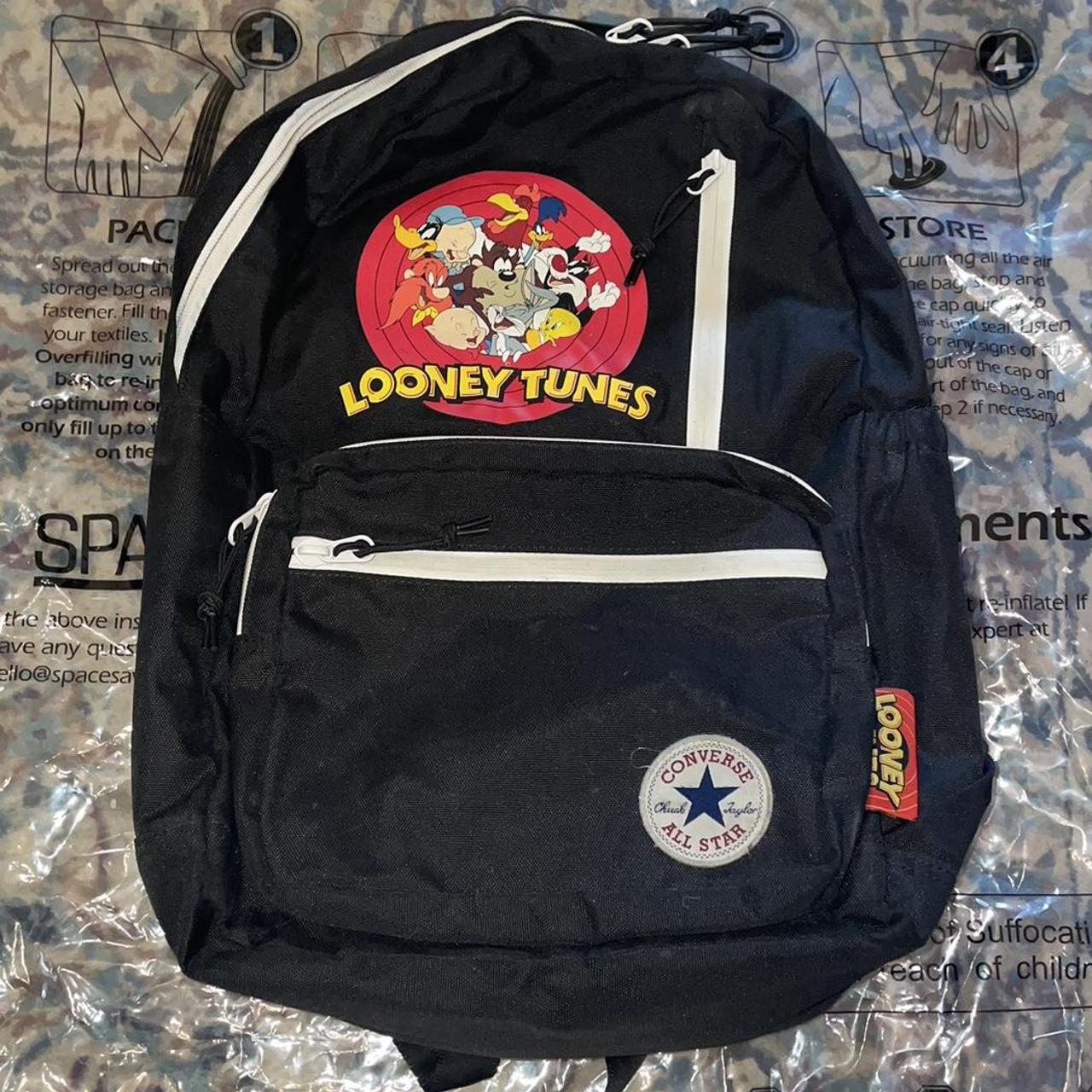 Looney tunes cheap backpack converse