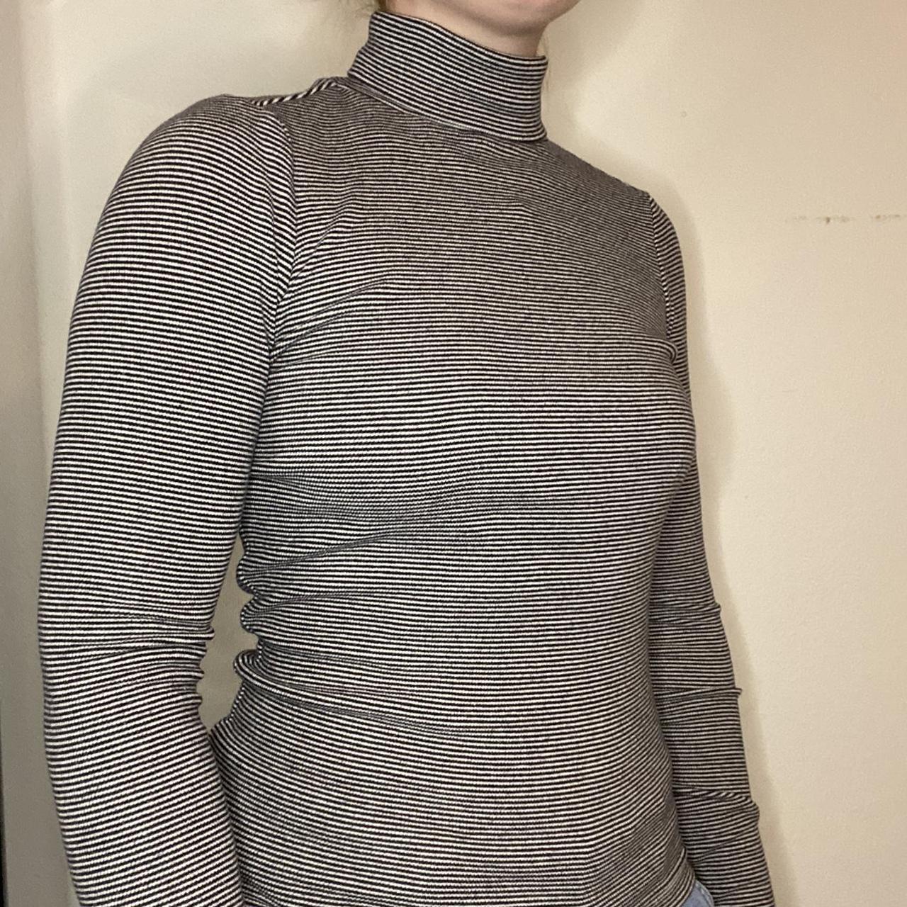 Black and white striped turtle neck - Depop