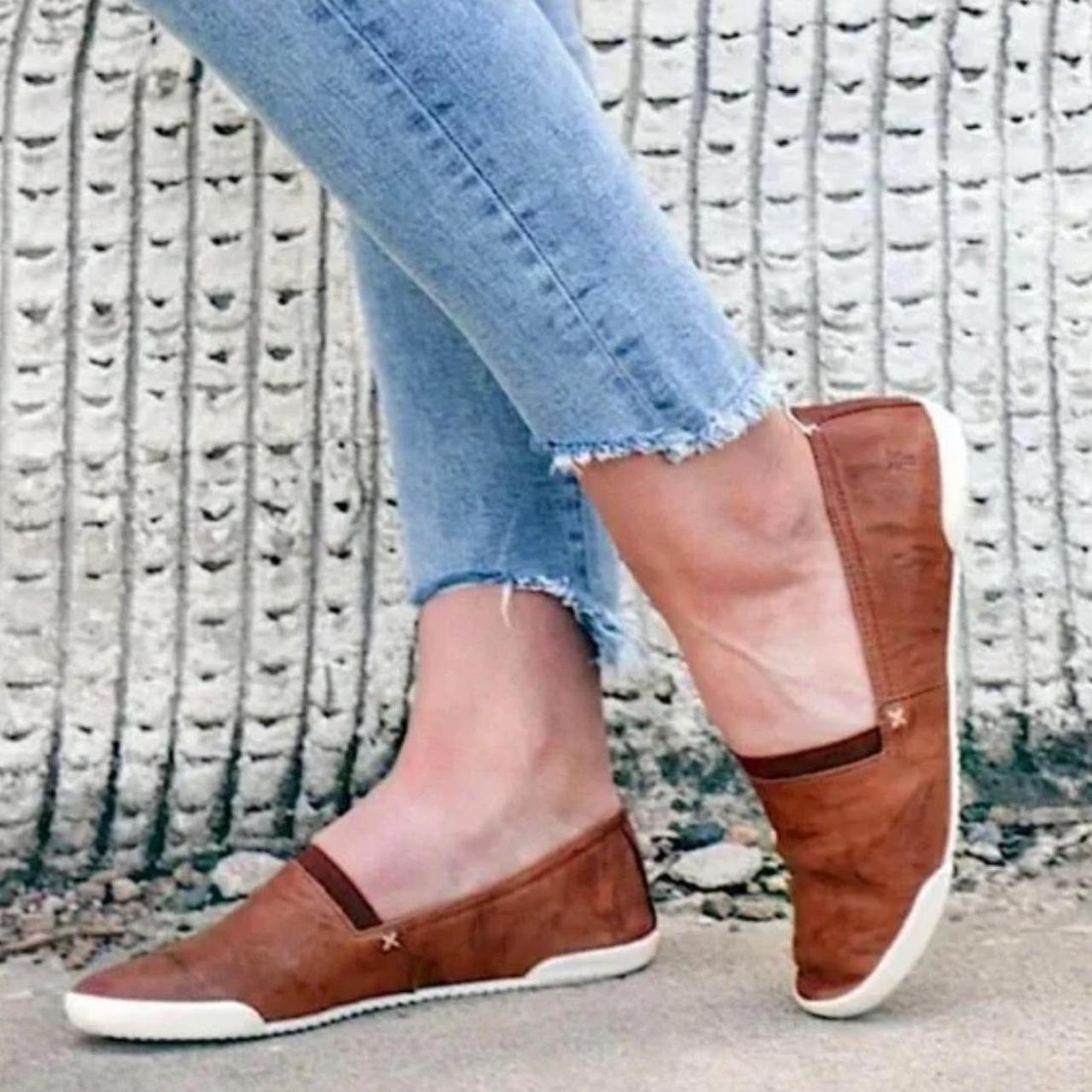 Frye melanie best sale slip on cognac