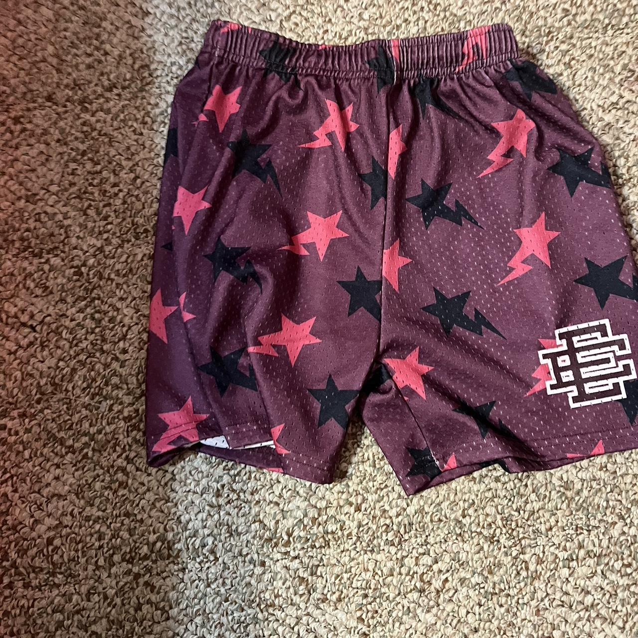 ee shorts brand new size medium fits like a small - Depop