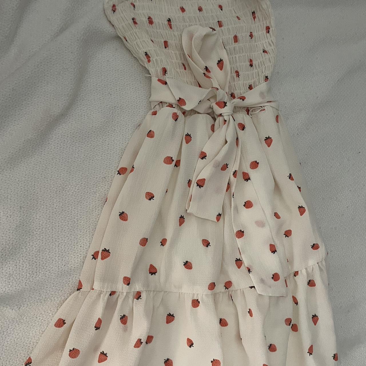 strapless strawberry dress -the ribbon can be taken off - Depop