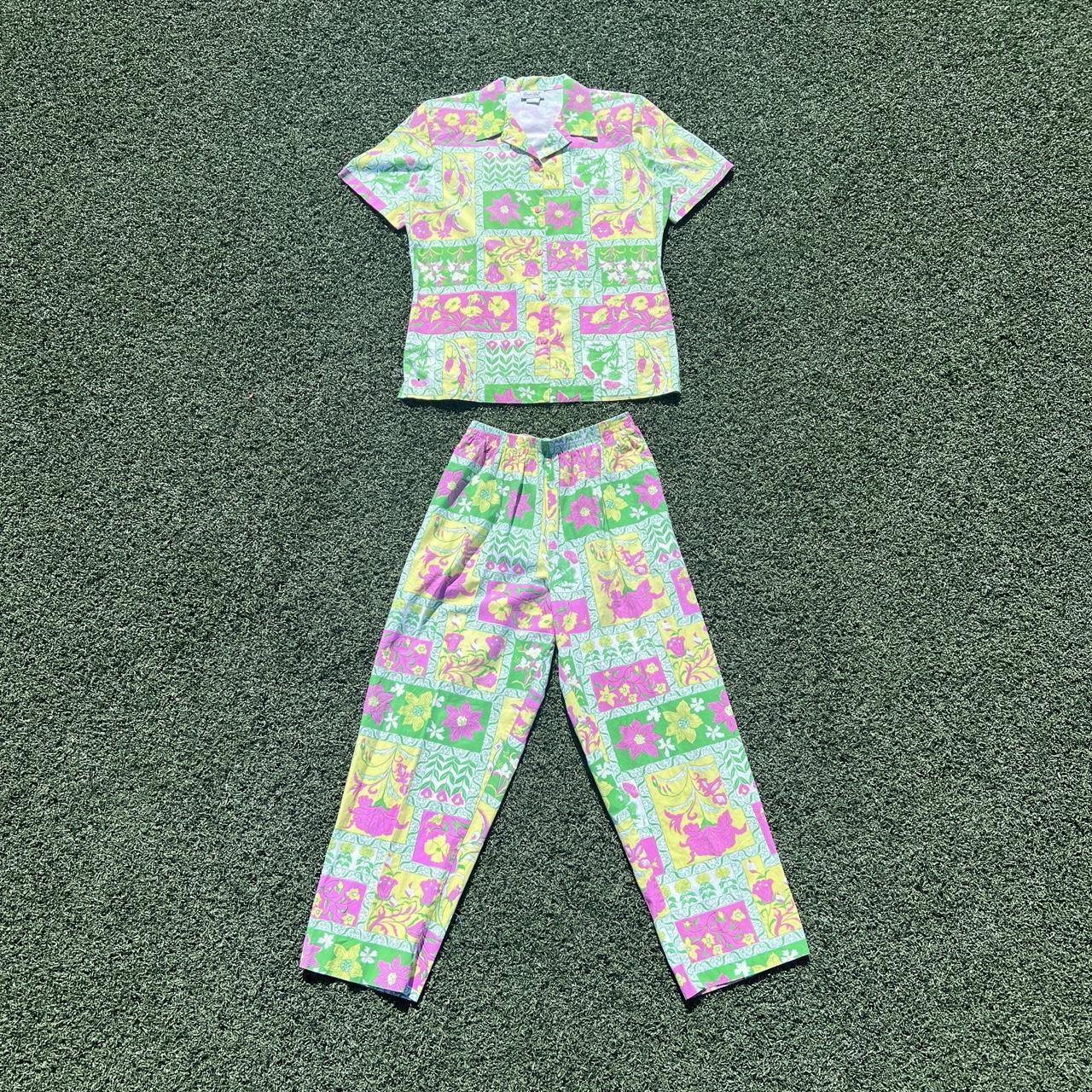item listed by wholelottalovevtg