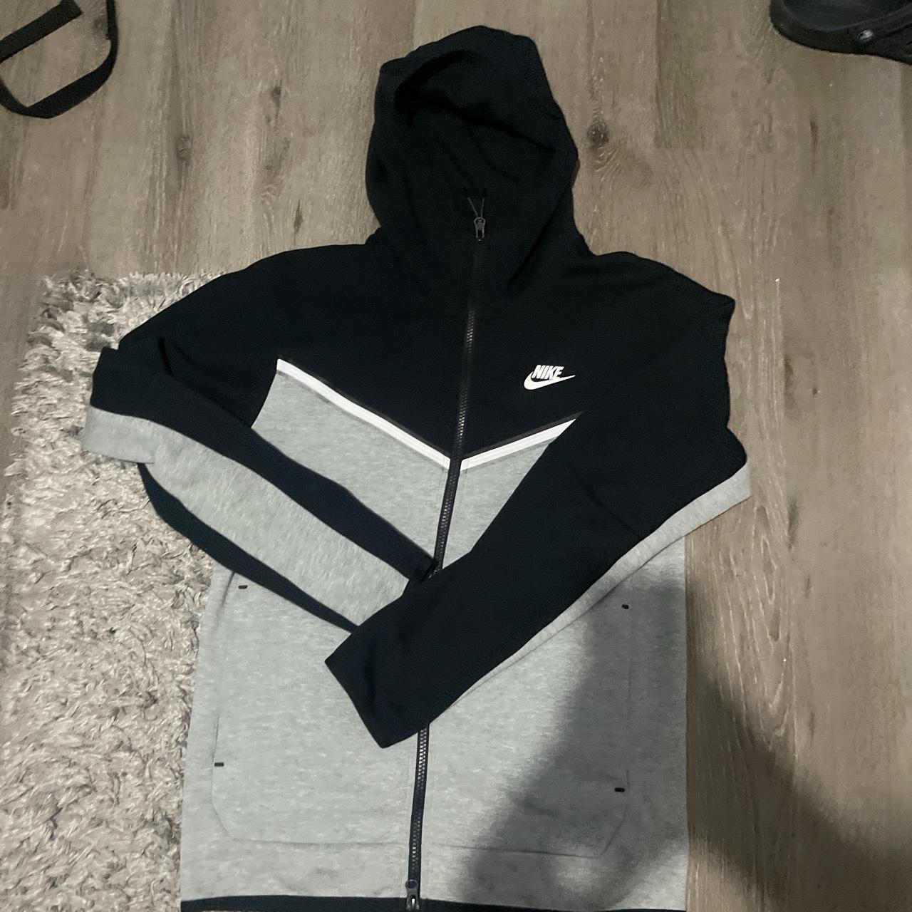 Tech fleece - Depop