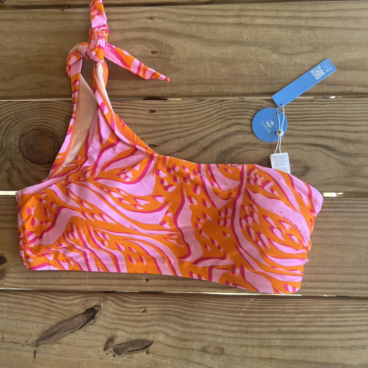 item listed by lolaaacloset