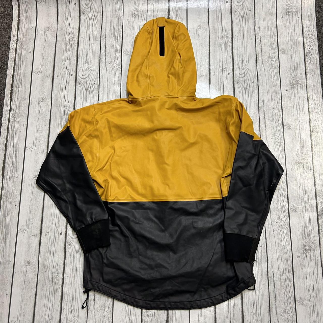 HELLY HANSEN スノージャケット (Yellow×Black) HELLY HANSEN スノージャケット (Yellow×Black)
