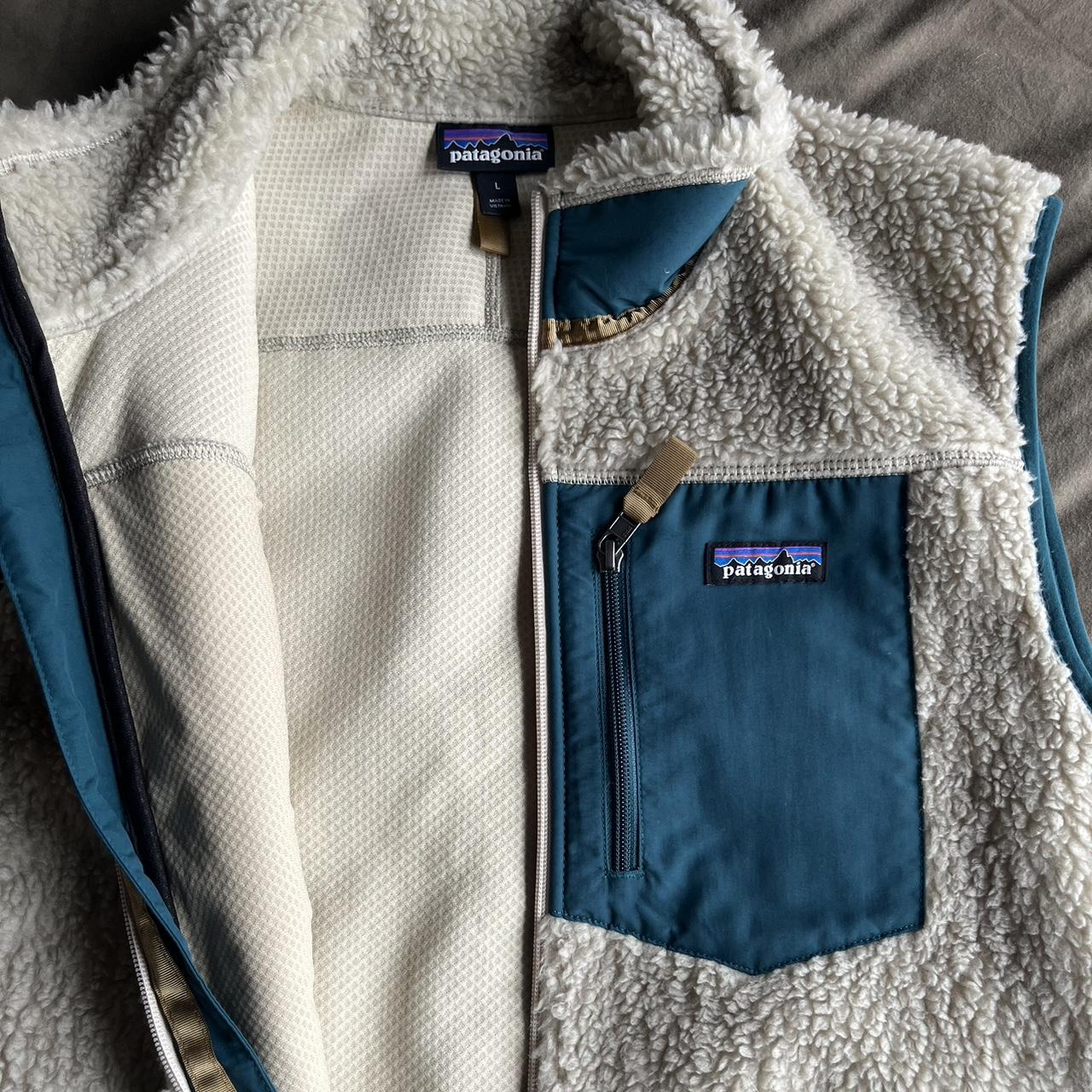 Patagonia Men's Cream and Blue Gilet | Depop