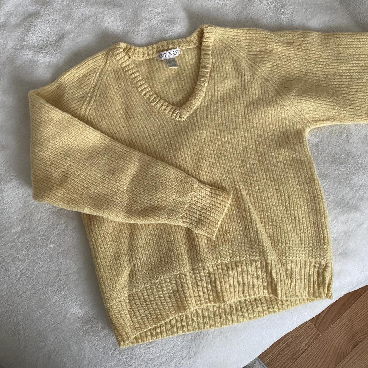 Women's Yellow Jumper | Depop