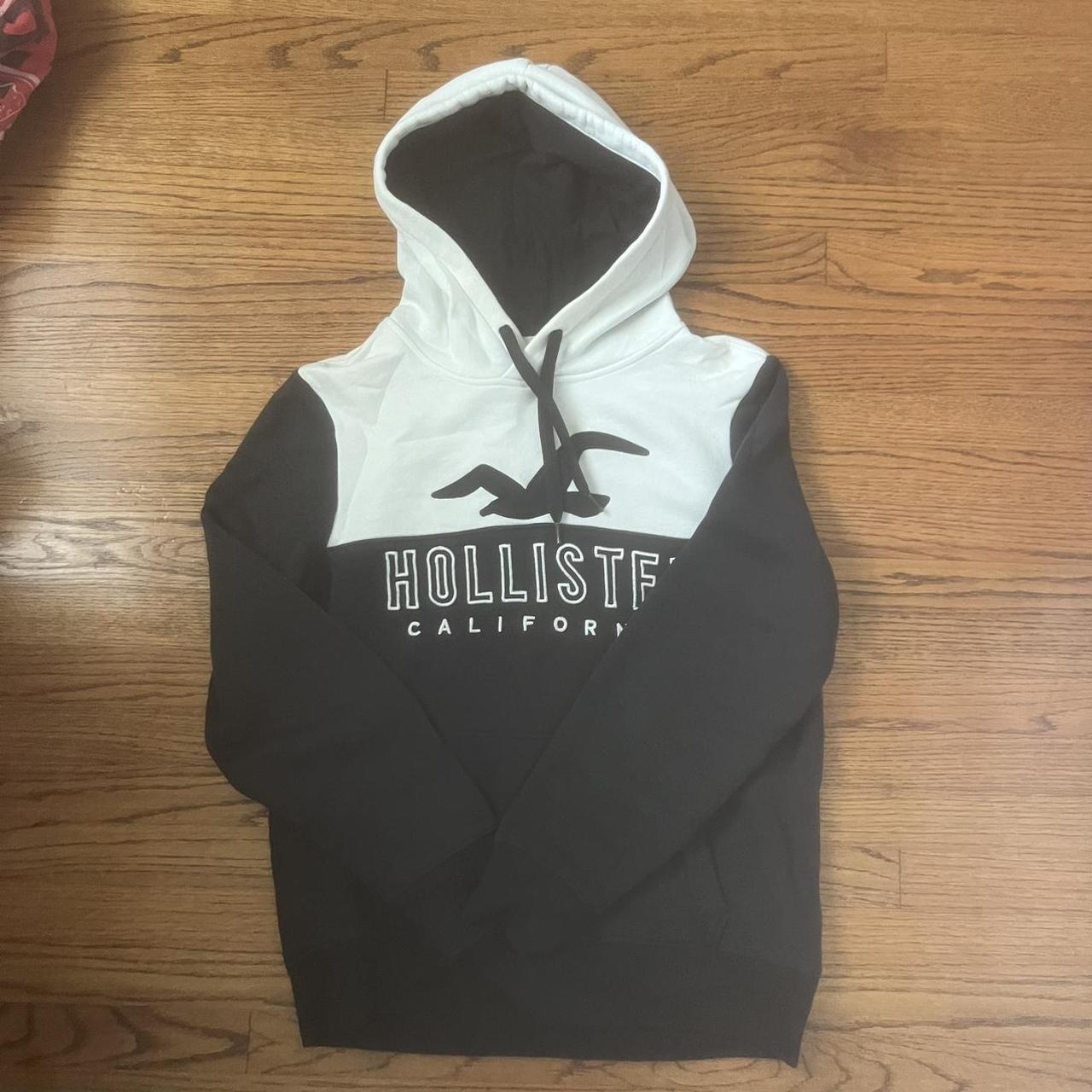 Hollister black and white on sale hoodie