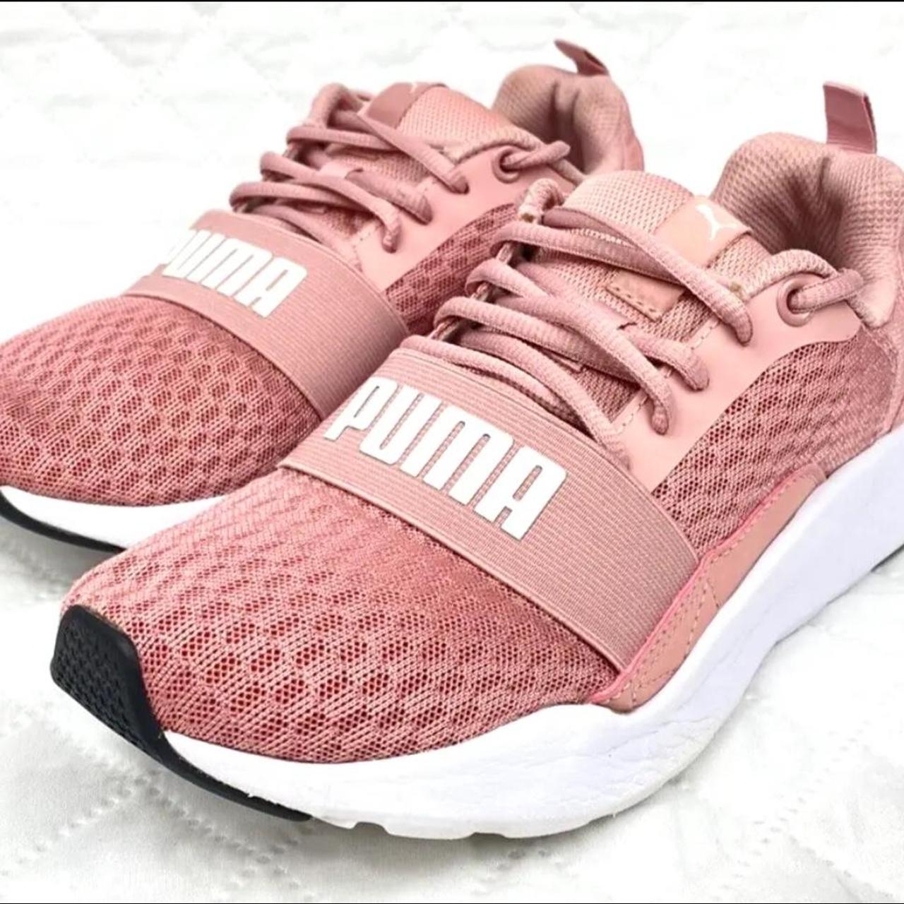 Pink puma hot sale ladies trainers