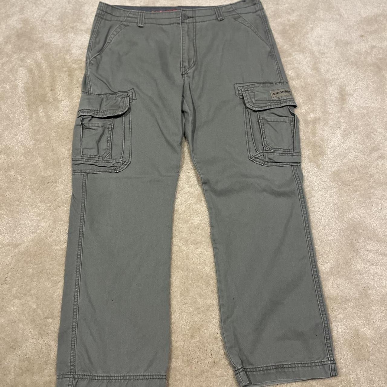 Union bay cargo pants size 38x32 - Depop