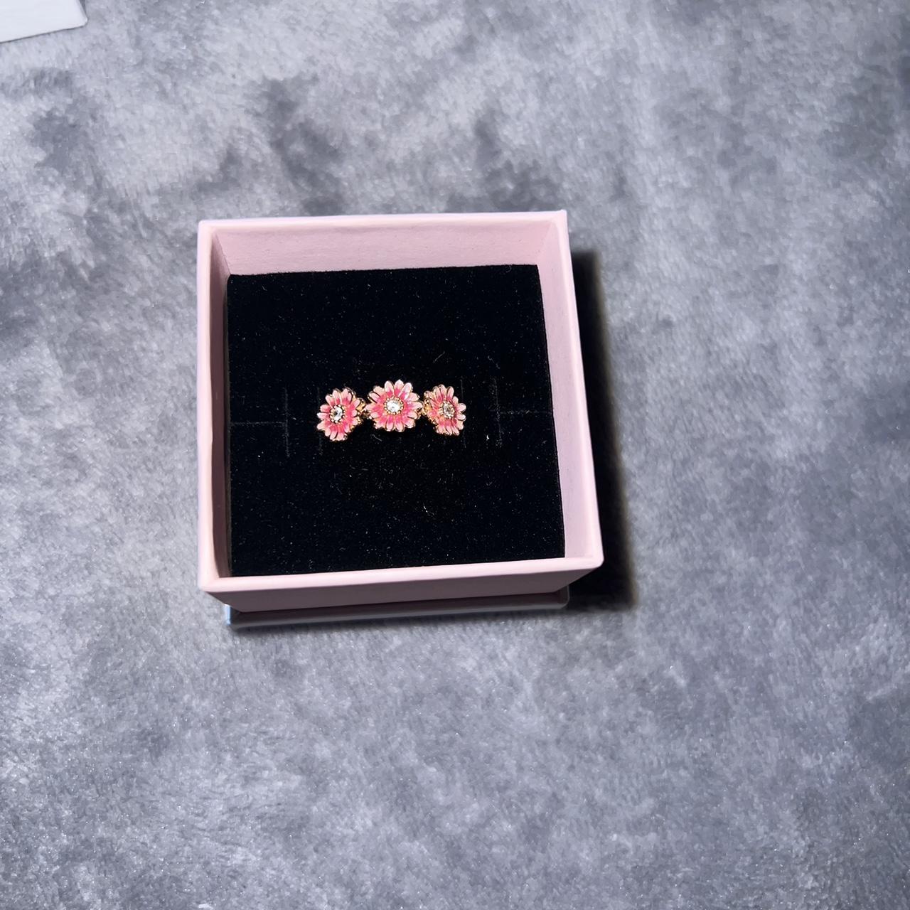 PANDORA Pink Daisy Flower Trio Ring in Depop