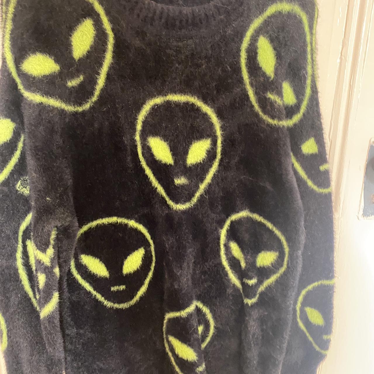 Forever 21 alien cashmere sweater Super comfy and