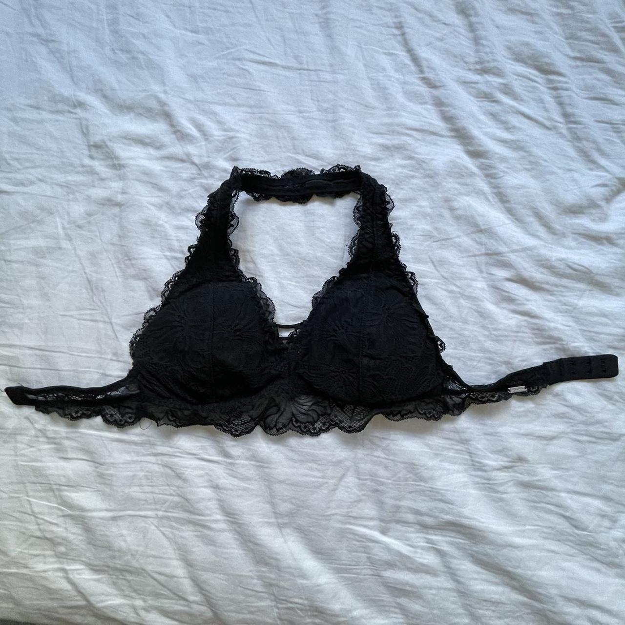 Black lace Hollister bralette with four size