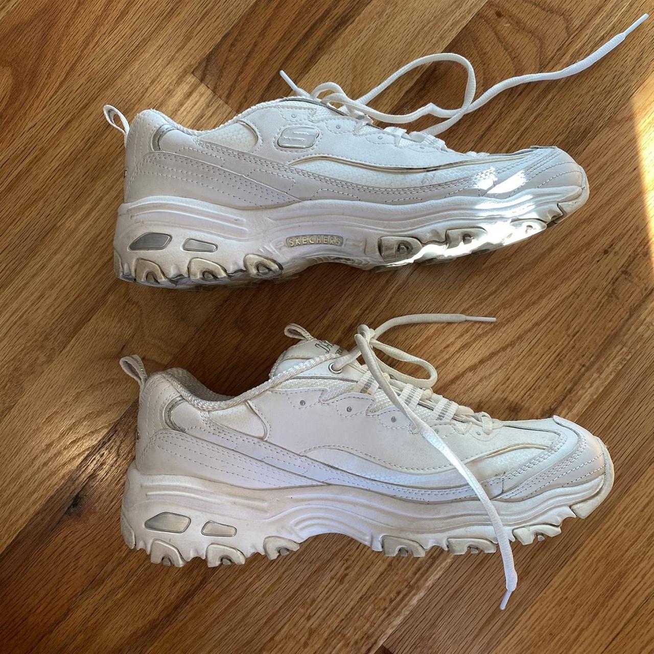 sketchers white tennis shoes