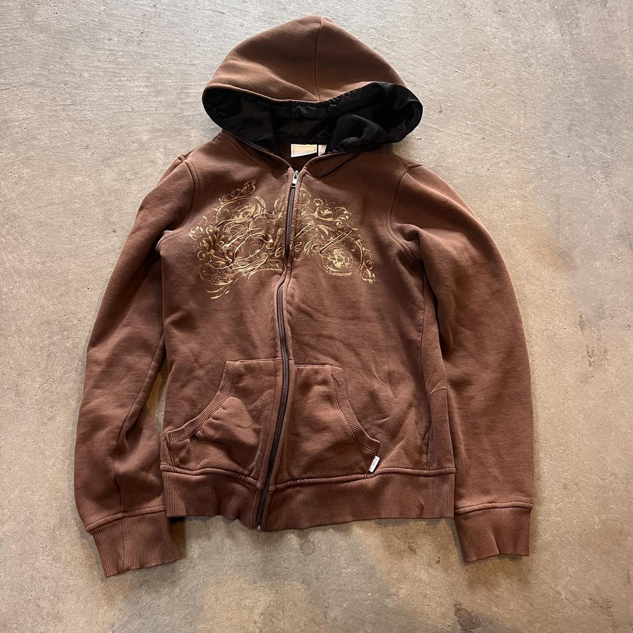 item listed by ithrowbackvintage
