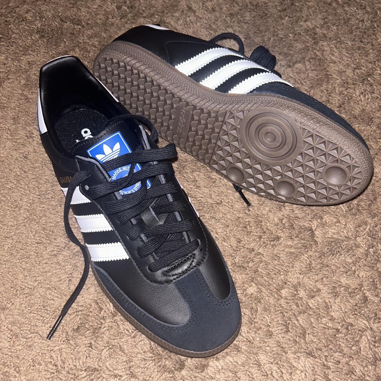Adidas Men's Black and White Trainers (2)