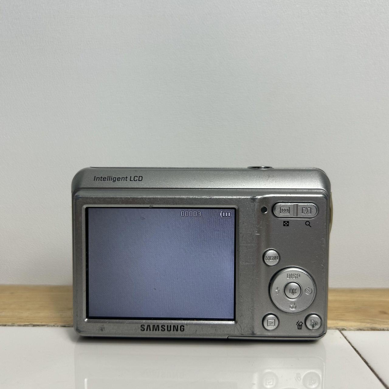 Samsung ES15 10.2MP 3x Zoom Compact Digital Camera... Depop