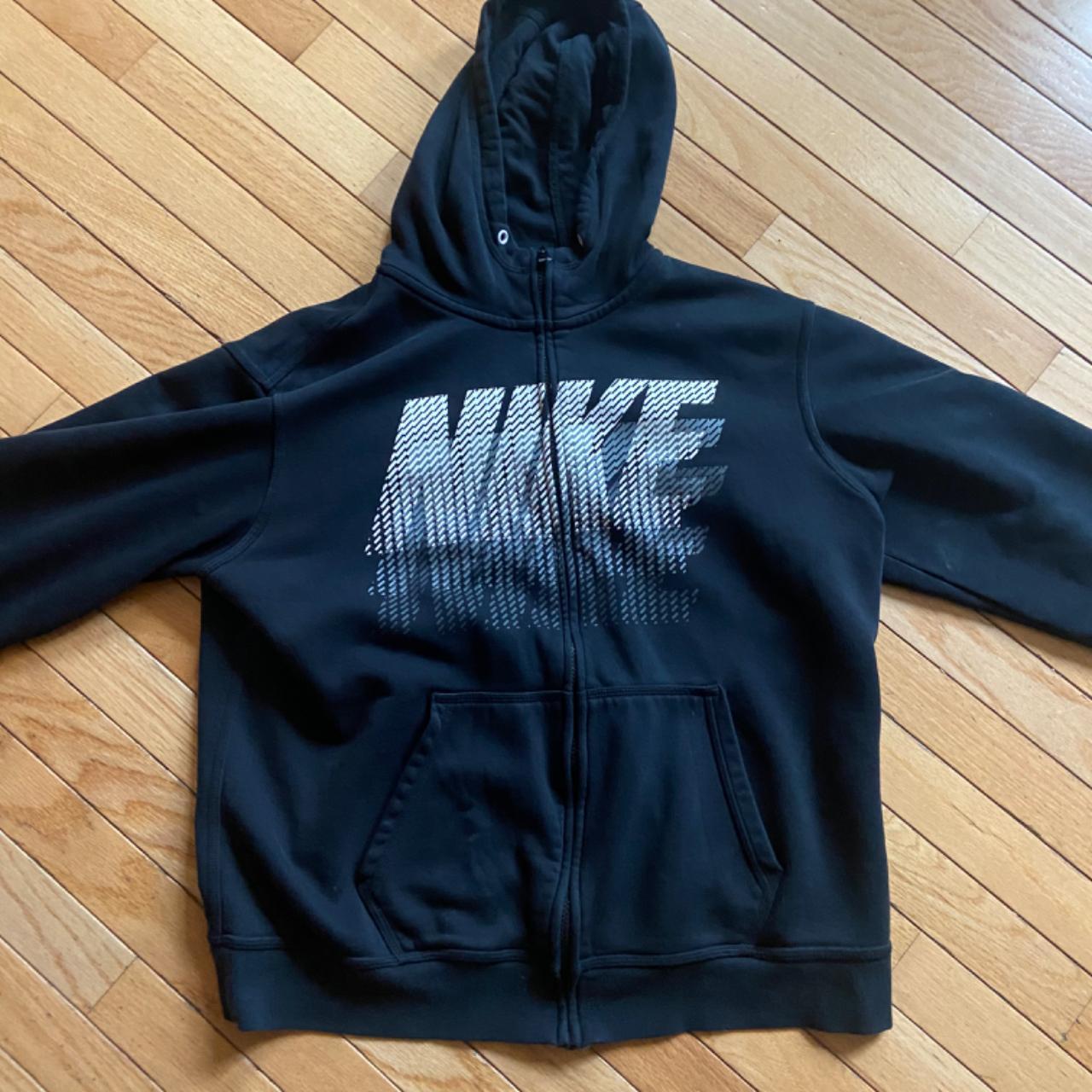 Depop nike vintage discount hoodie