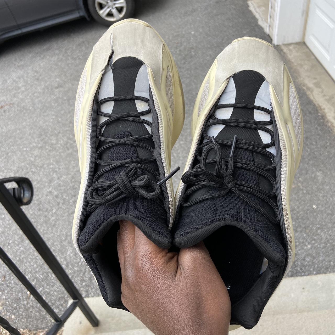 yeezy 700 v3 size 6