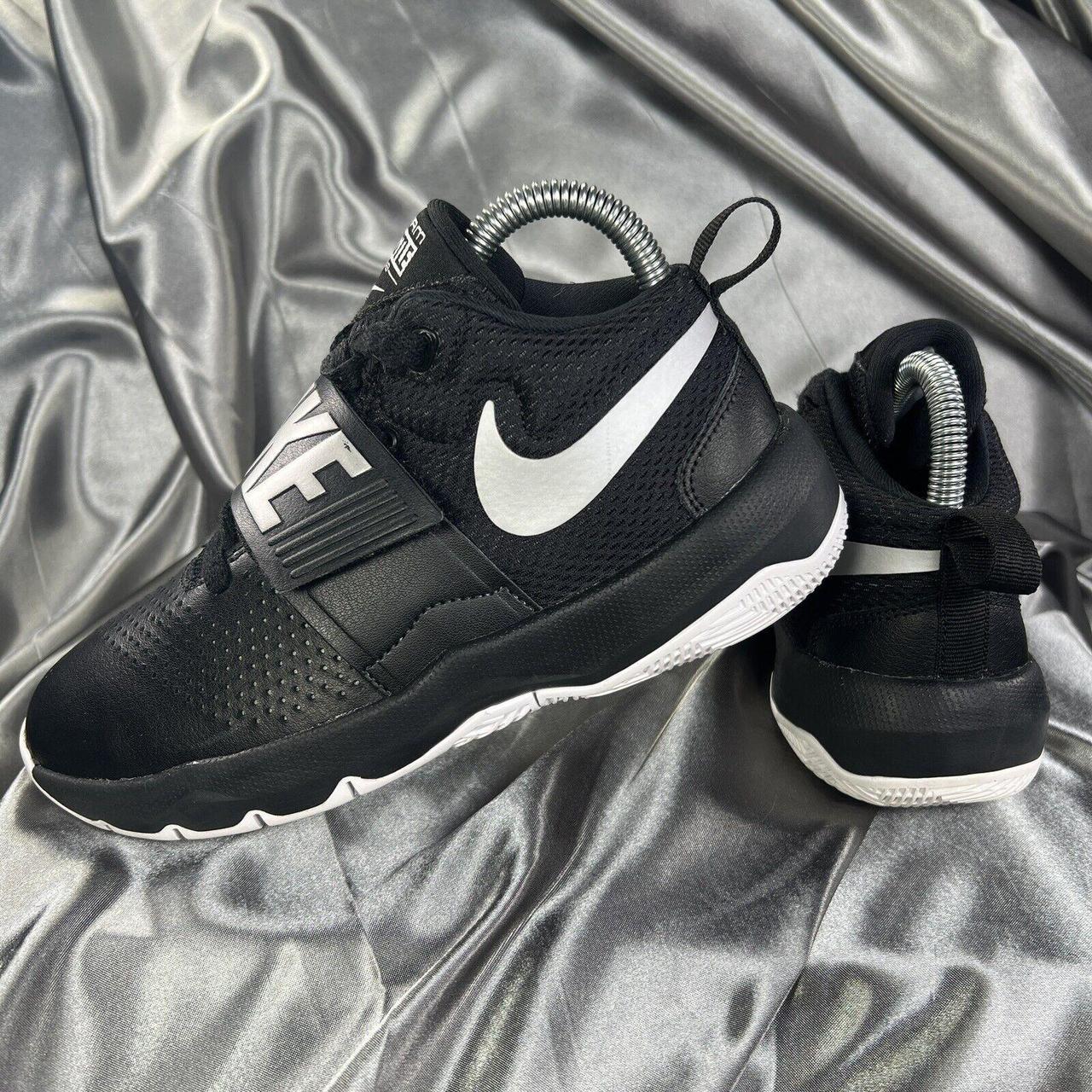 Nike Boys Size 3.5Y Team Hustle D8 881941 001 Black. Depop