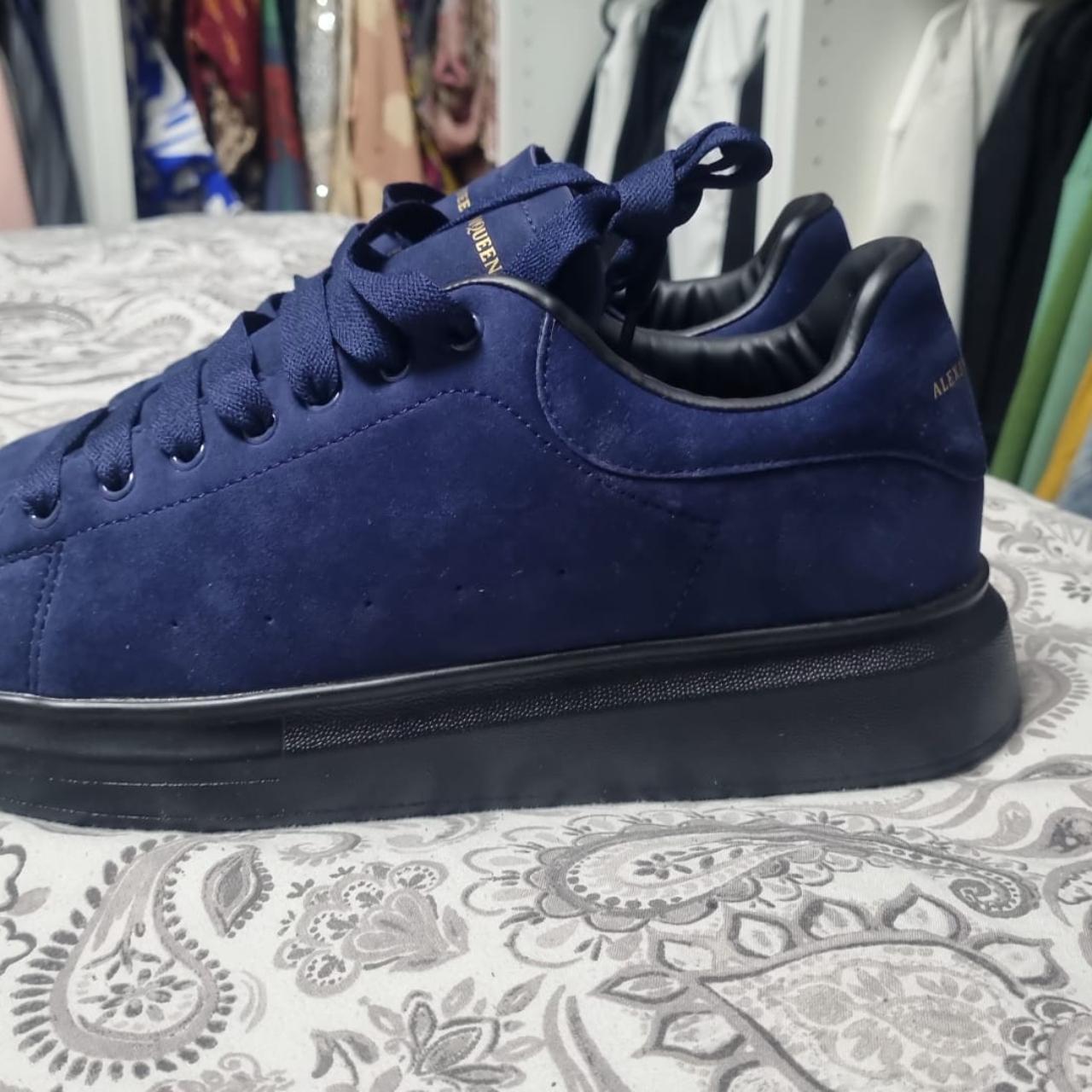 Alexander mcqueen best sale navy trainers