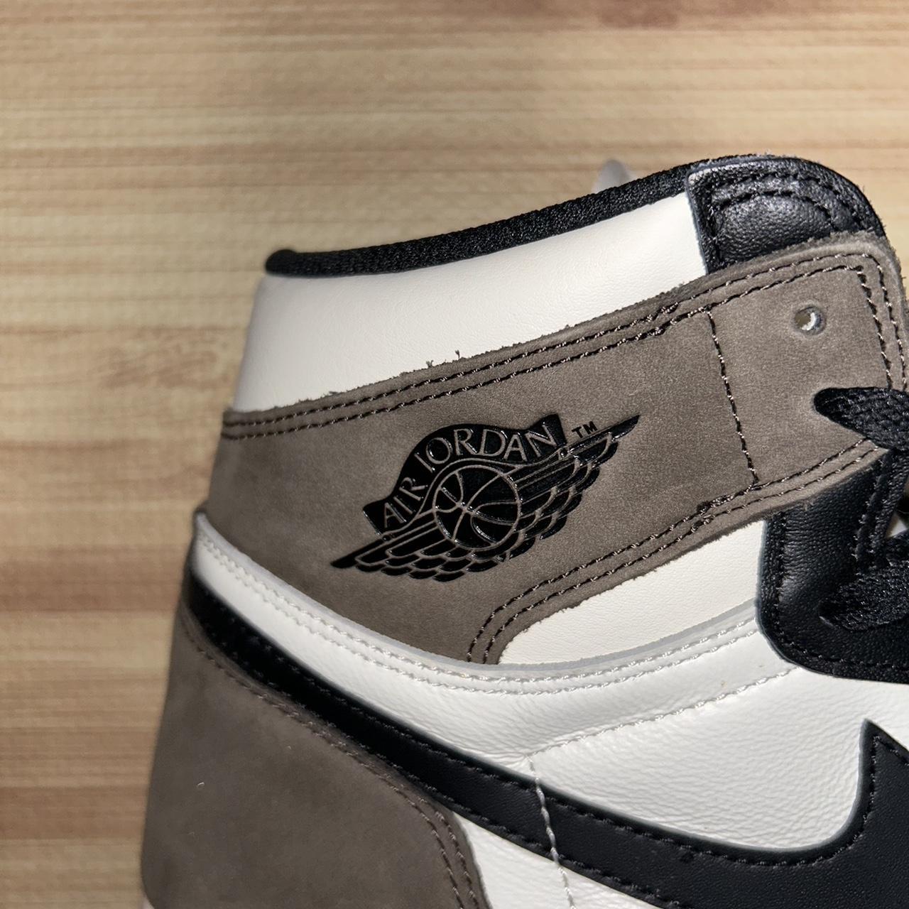 dark mochas jordan 1s